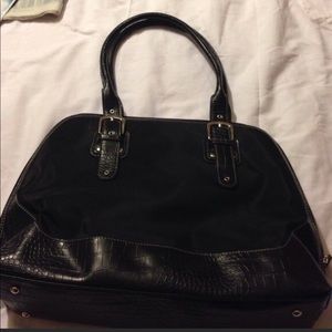 Apostrophe brief case